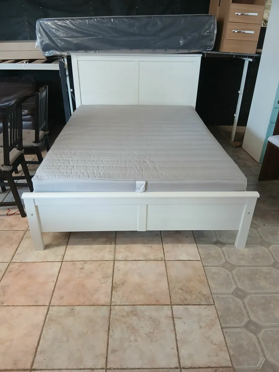 Beds. Beds - Image 3