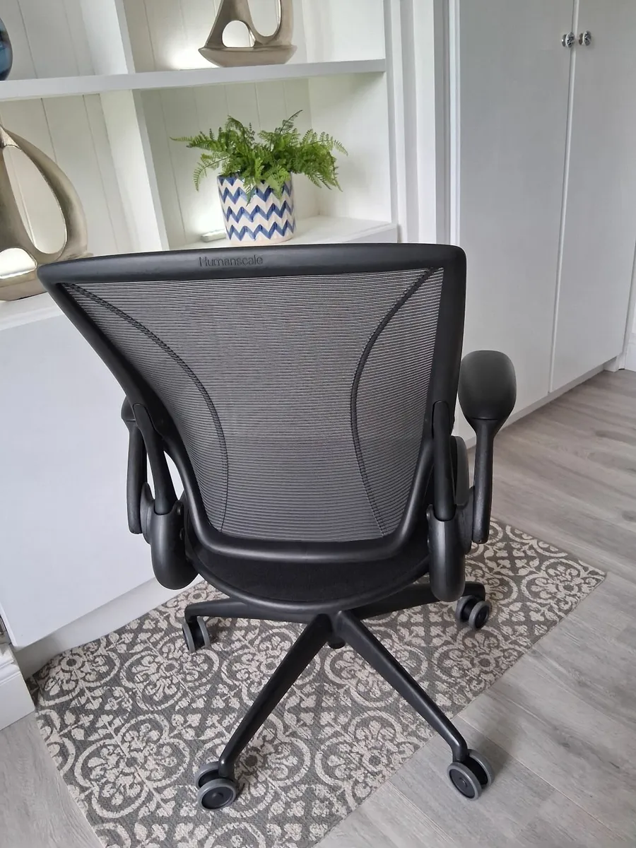 Humanscale Diffrient World Ergonomic Office Chair - Image 4