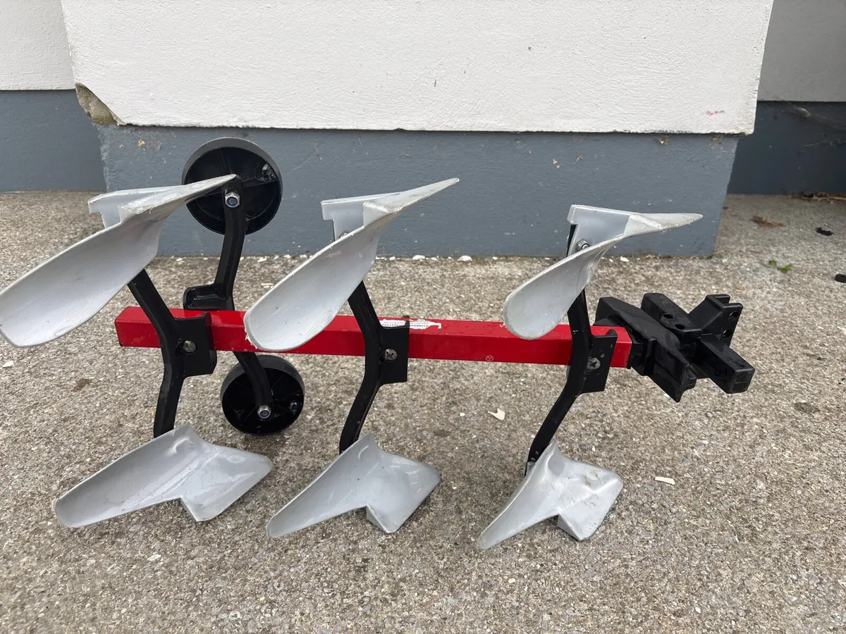 Toy plow - Image 1