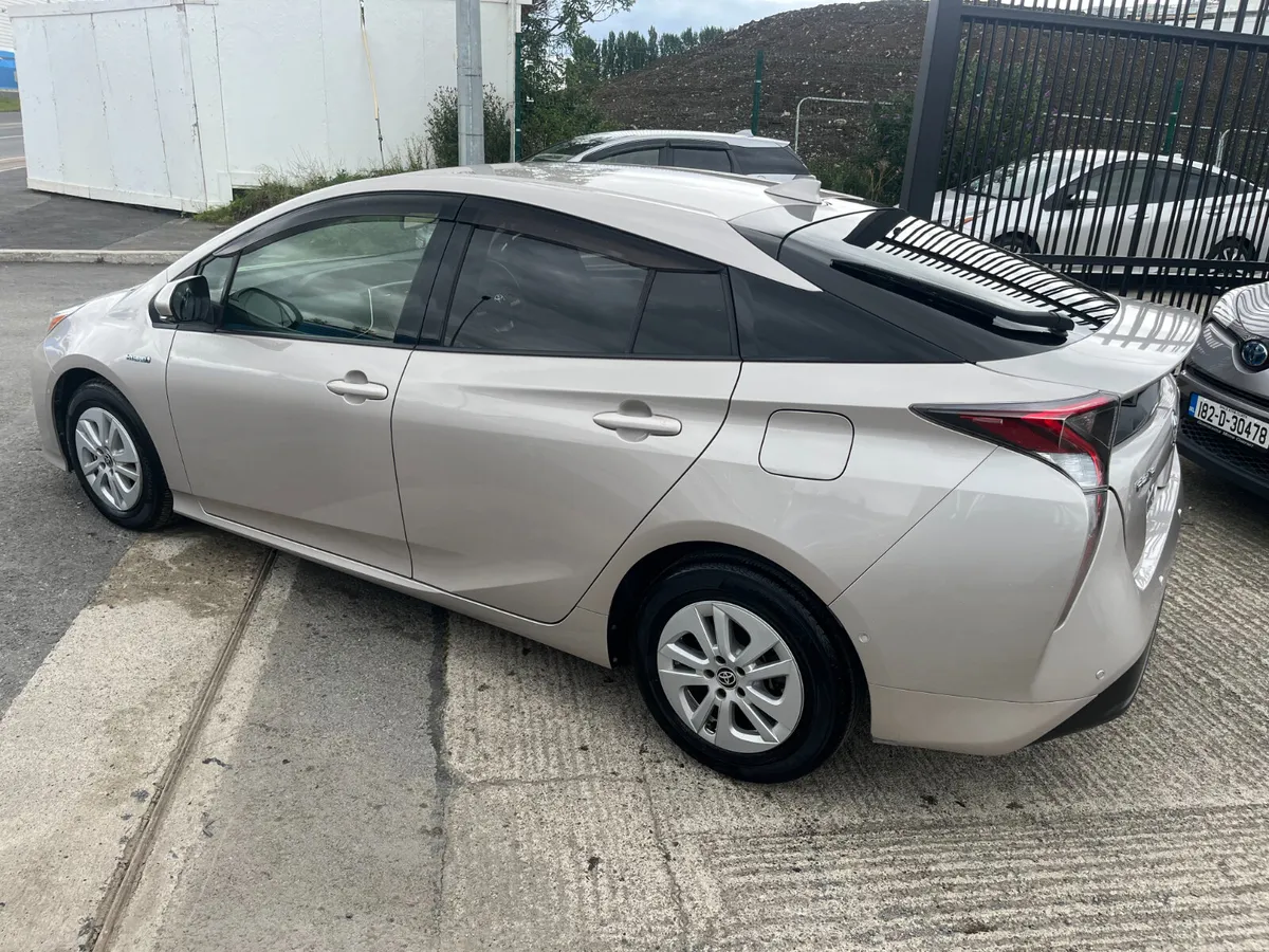 Toyota Prius 2018, 1.8 HYBRID AUTO LOW KMS - Image 4