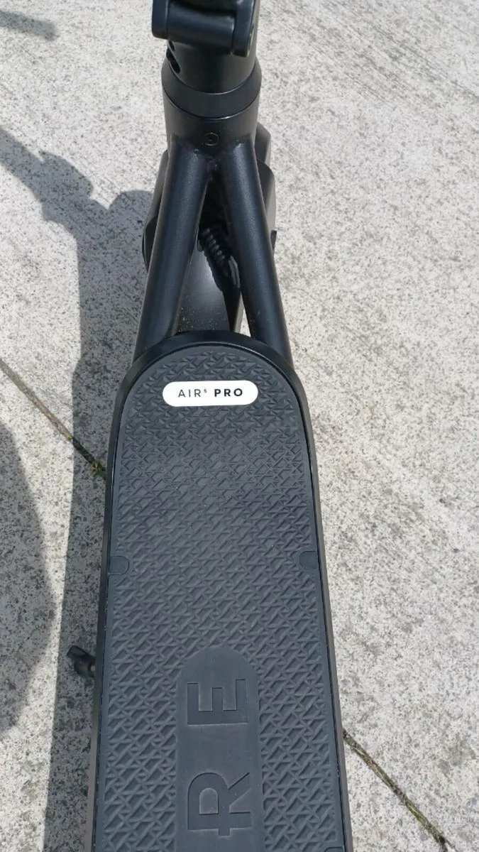 Pure Air pro Electric Scooter - Image 3