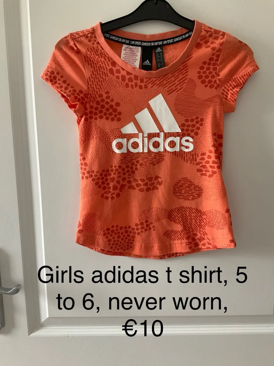Girls adidas t shirt, 5 to 6, never worn