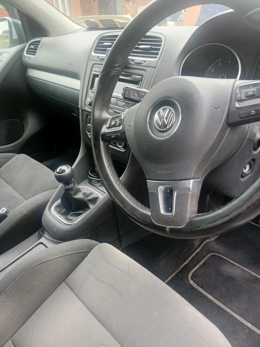 Volkswagen Golf 2011 - Image 4