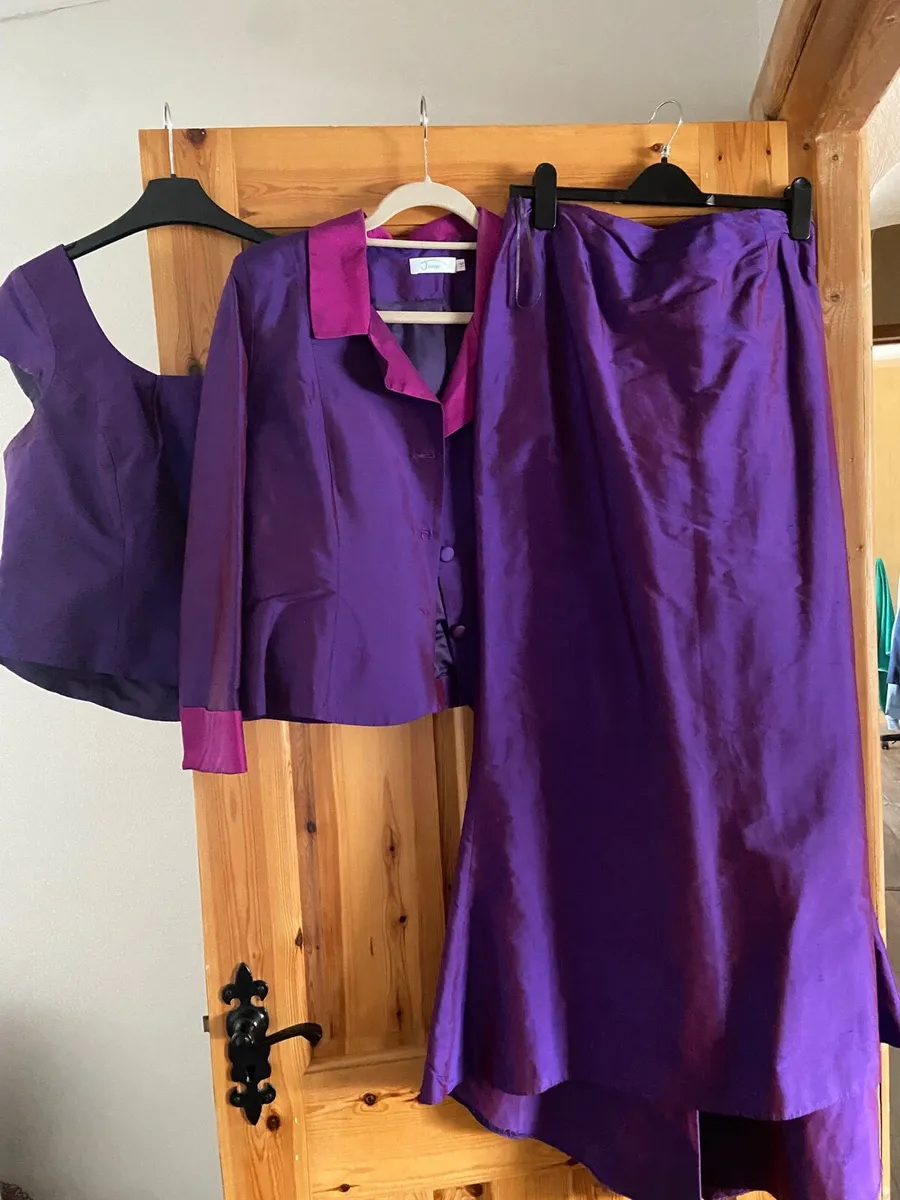 Three piece purple suit - Image 1