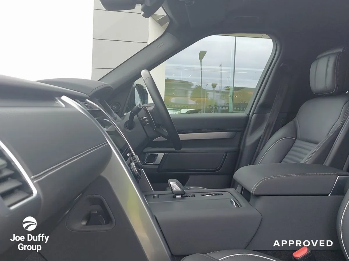Land Rover Discovery 3.0 SD6 HSE Dynamic 300BHP - Image 3