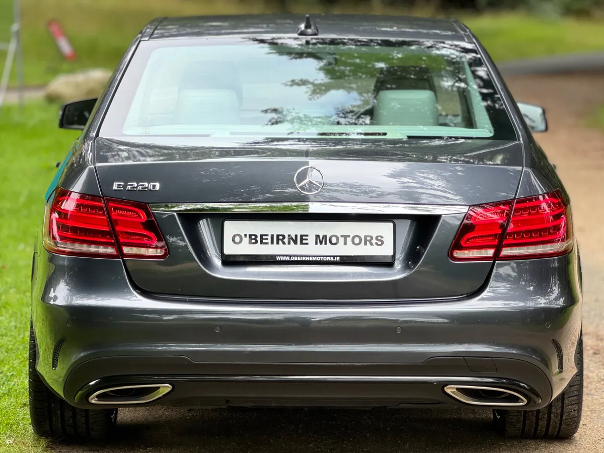 E220 AMG NIGHT EDT * LOW KMS * - Image 3
