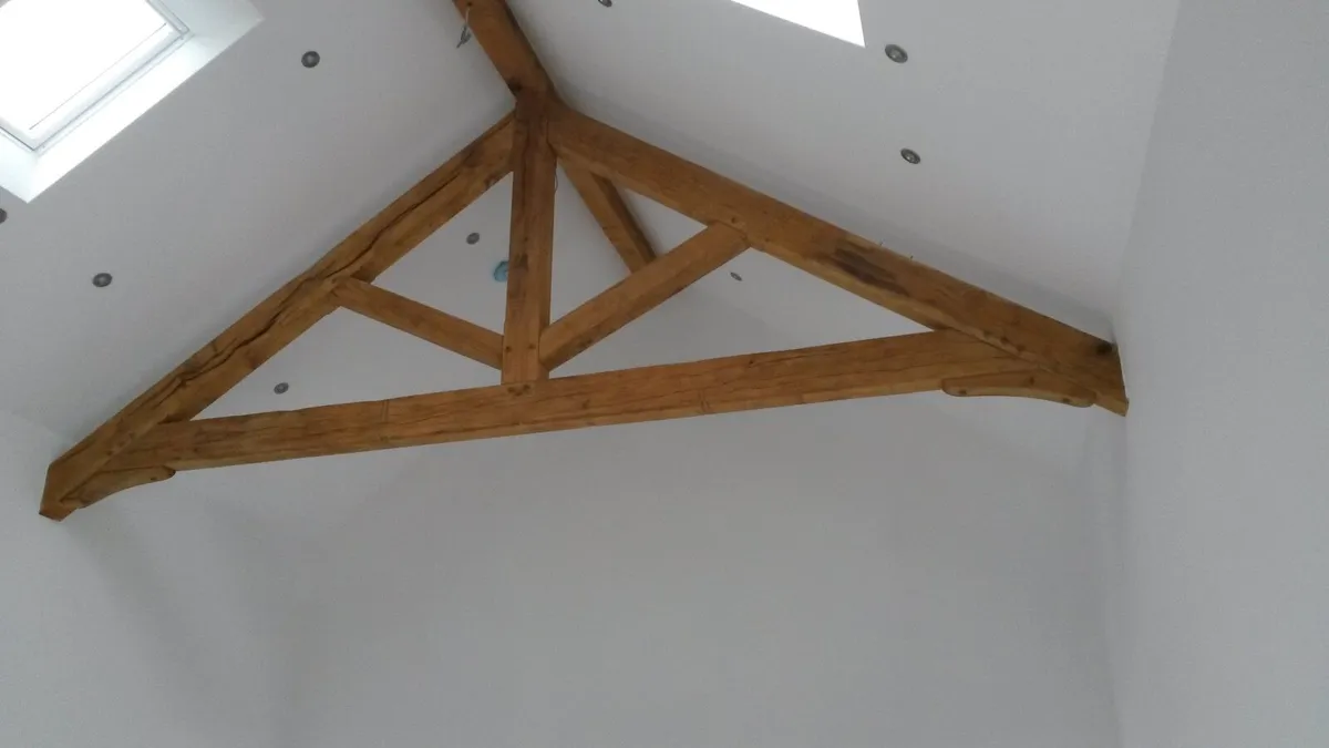 Feature Roof Trusses. - Image 1