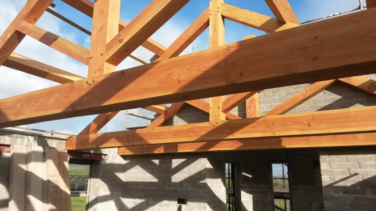 Feature Roof Trusses. - Image 2