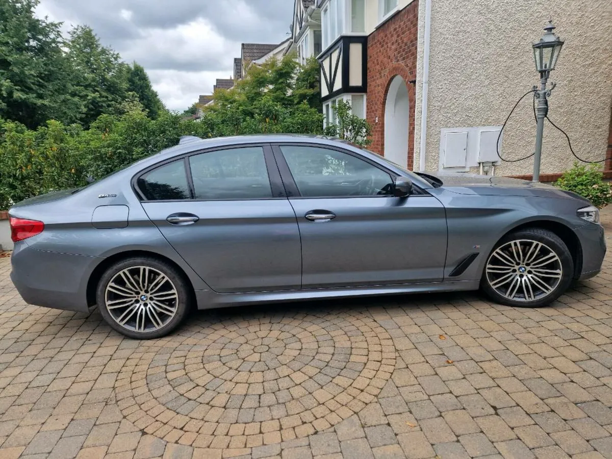 2019 BMW 530e msport - Image 3