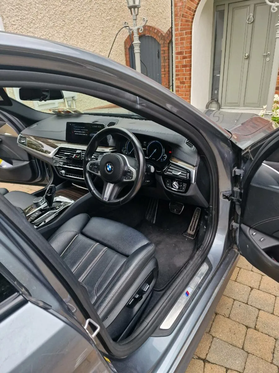 2019 BMW 530e msport - Image 4
