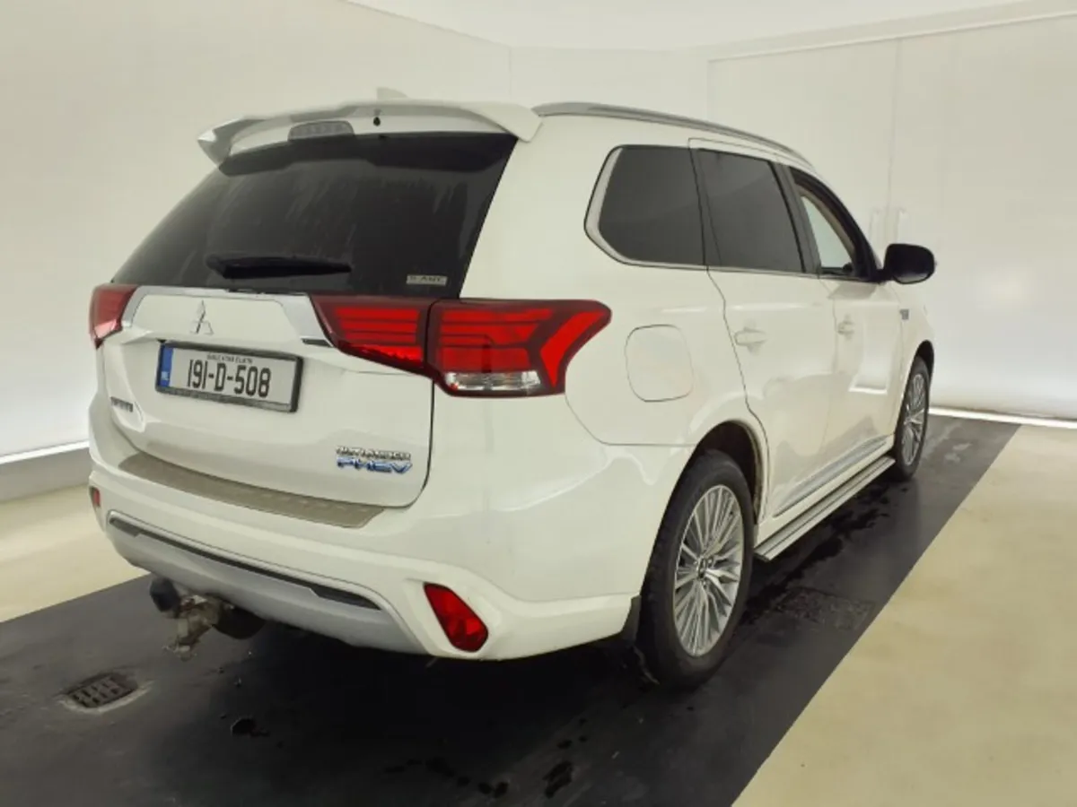 Mitsubishi Outlander 2019 For Auction!! - Image 3