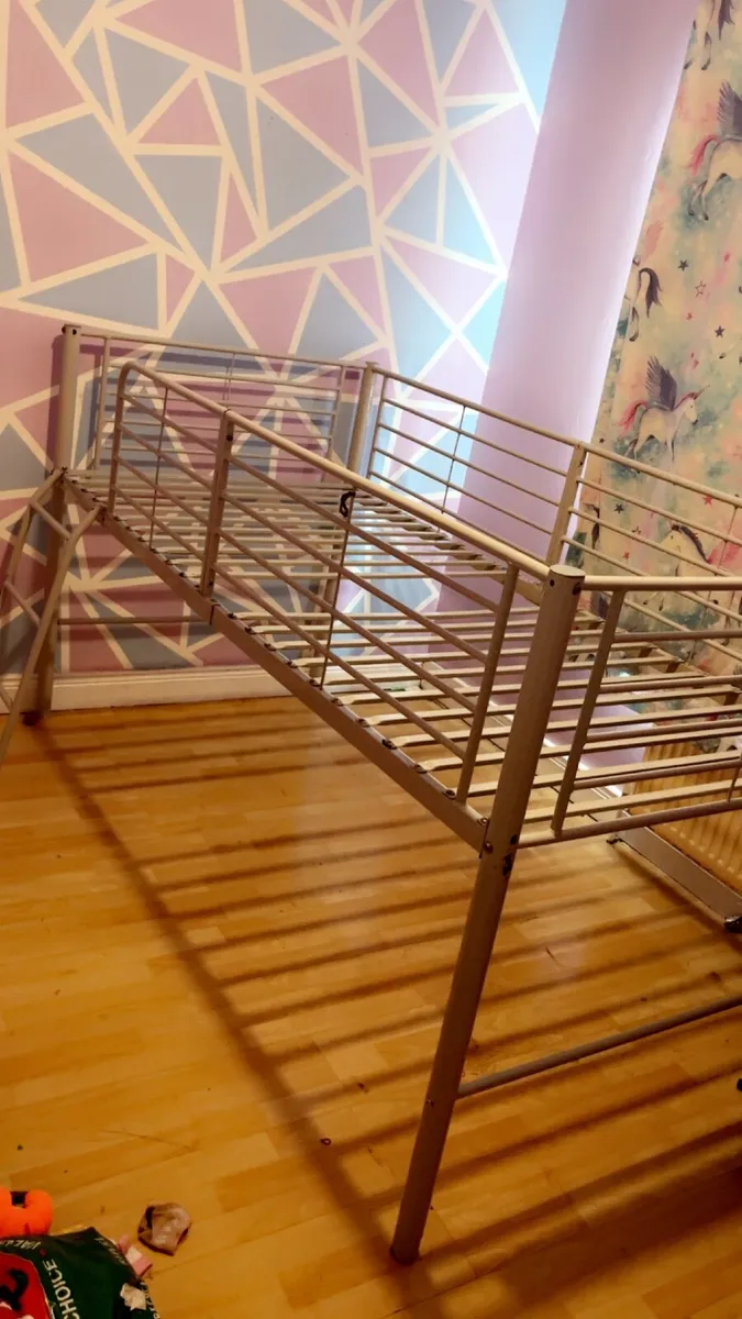 Bed - Image 2