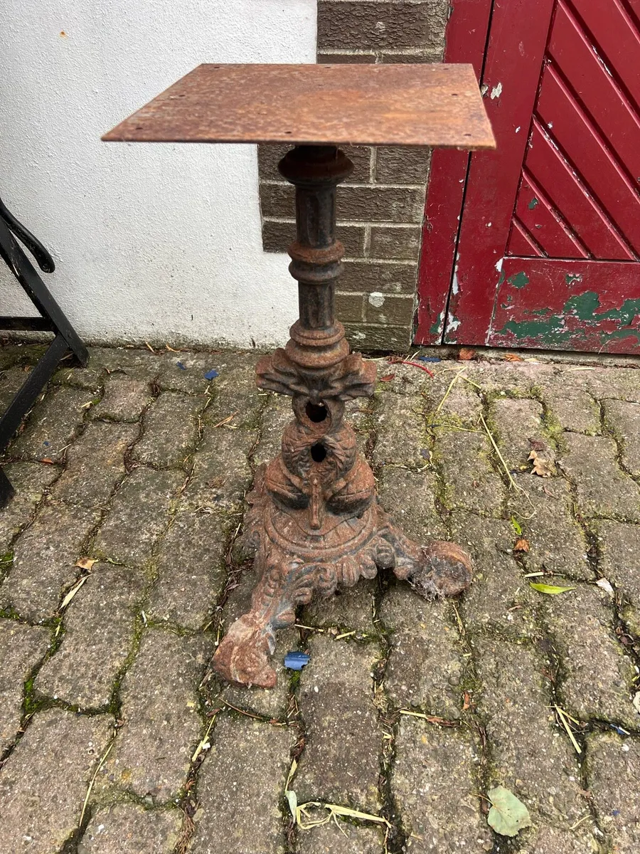 Cast iron tables - Image 2