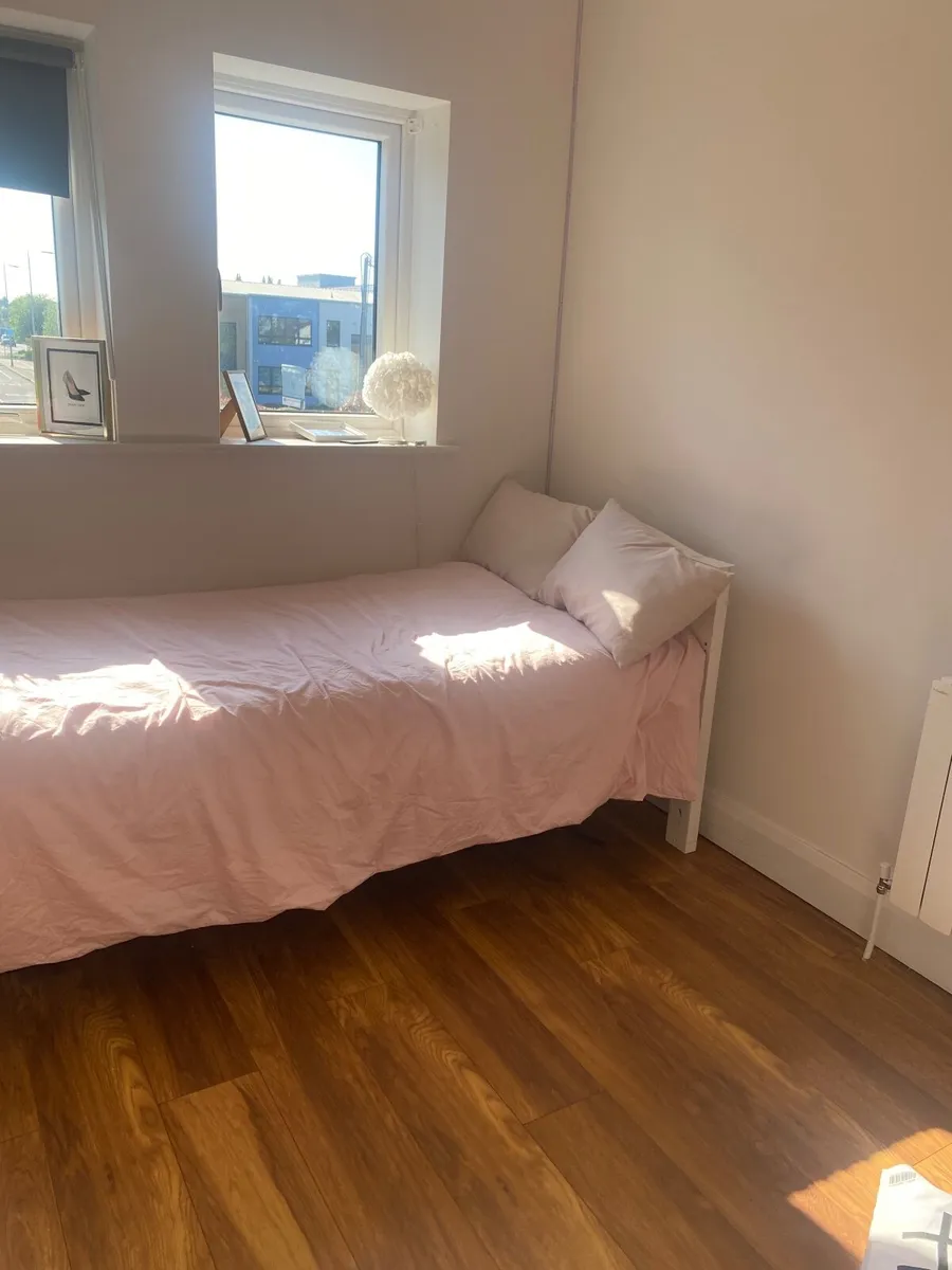 Bed - Image 2
