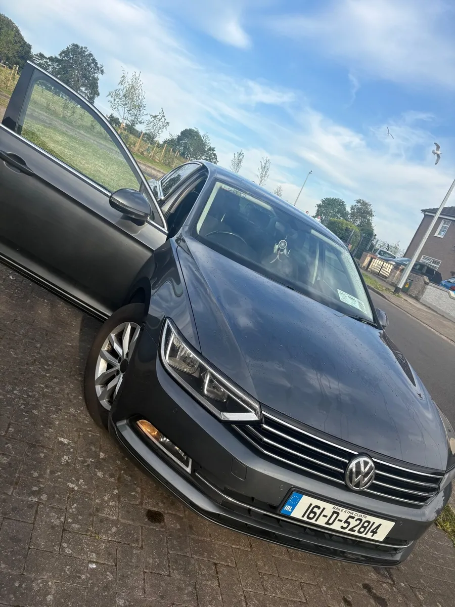 Volkswagen Passat 2016 - Image 2