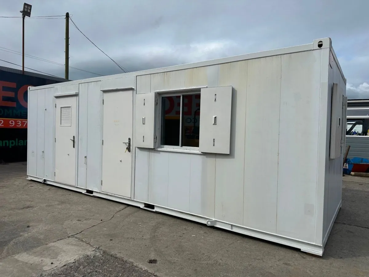 28 x 9 welfare unit , toilet , generator kitchen. - Image 4