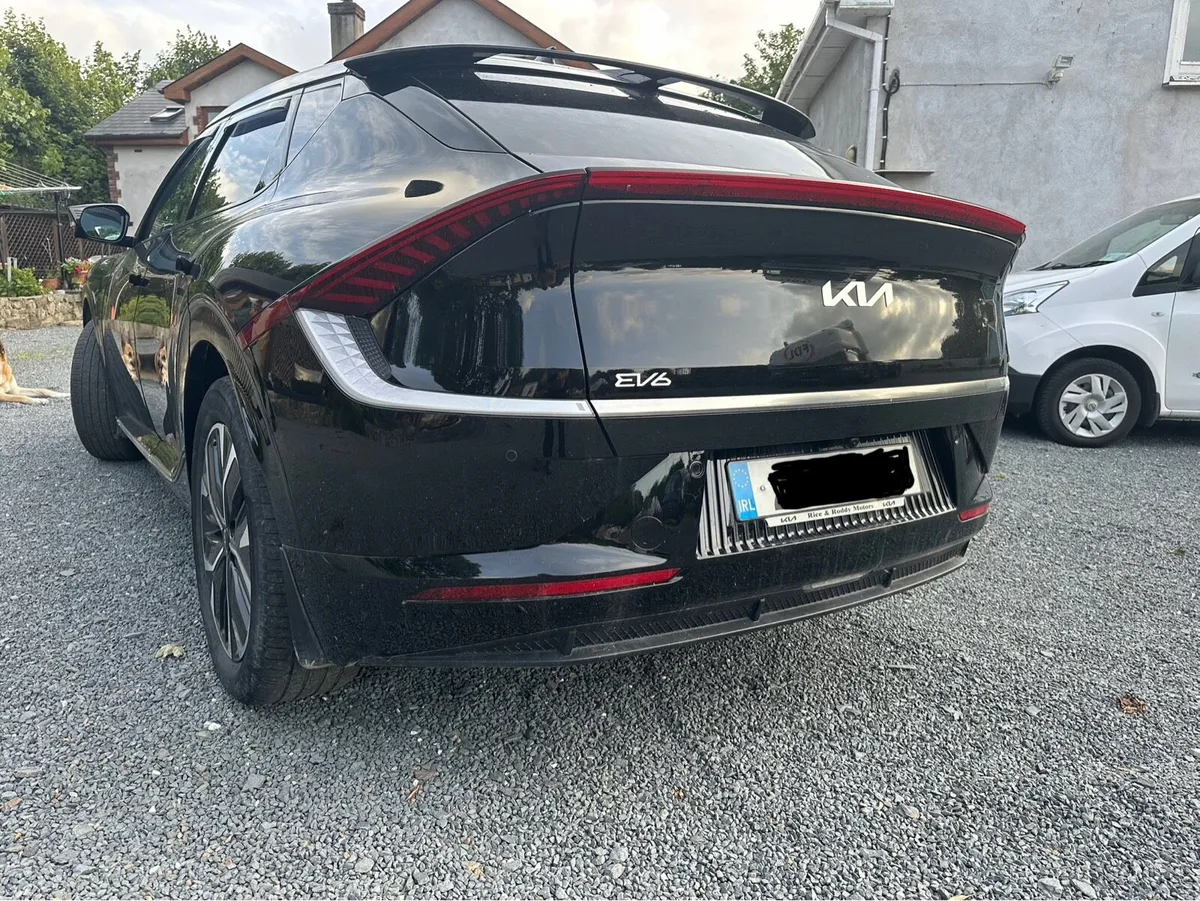 2022 Kia EV6 electric 60k km - Image 4