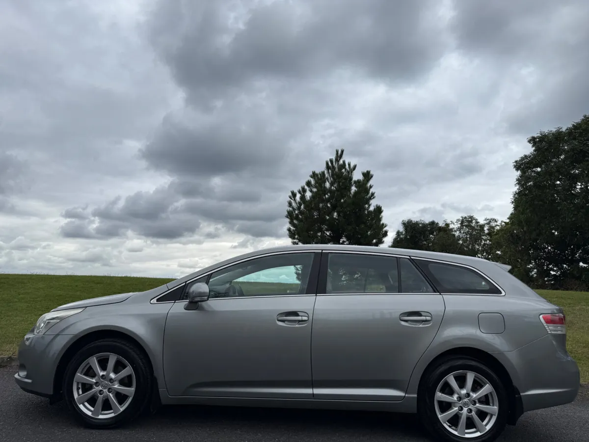 Toyota Avensis 2011 2.0D-4D AURA TOUR 5DR NCT08/26 - Image 4