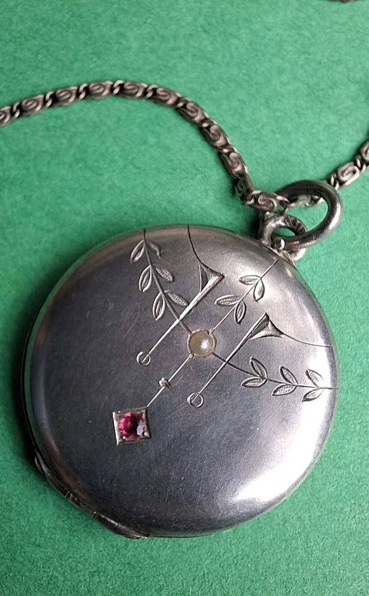 Art Nouveau Stone Set Silver Locket - Image 3