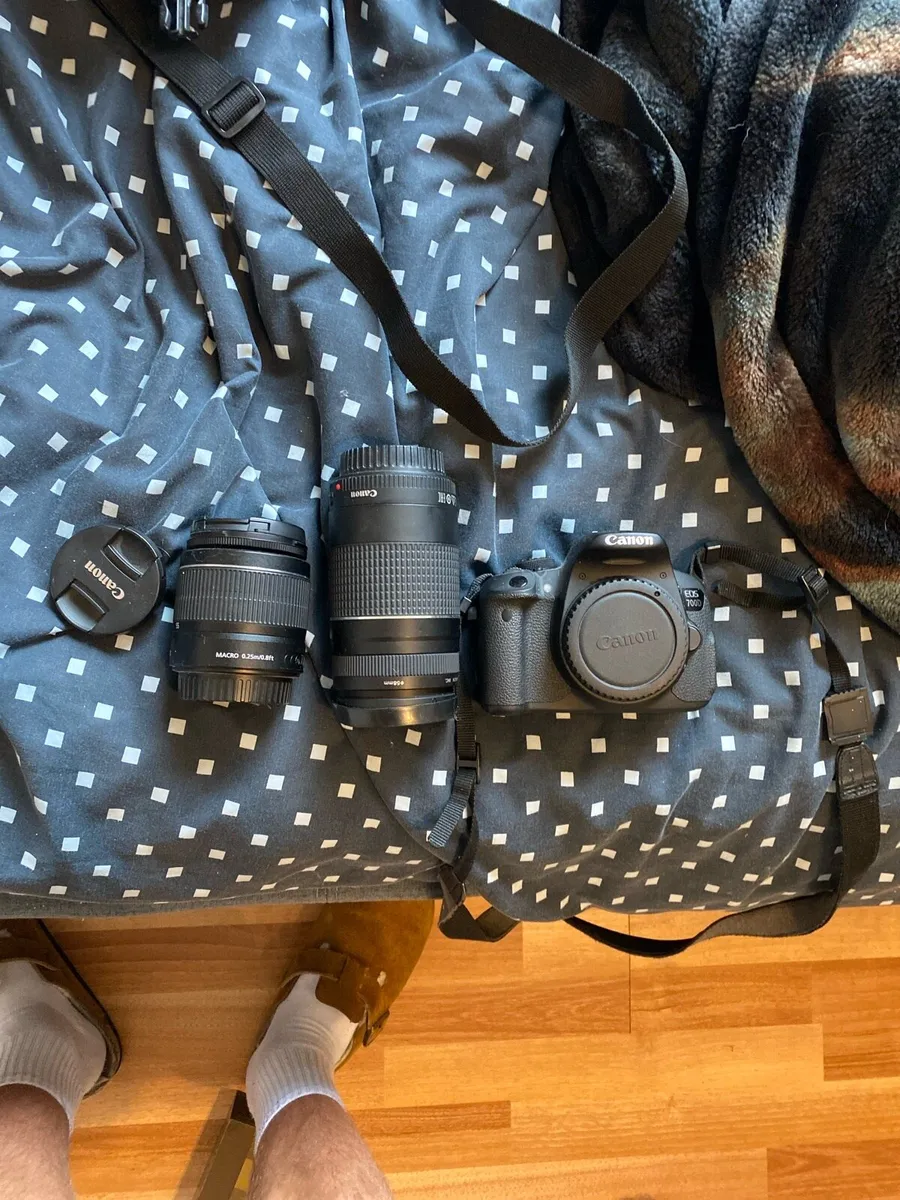 Canon EOS 700D camera - Image 3