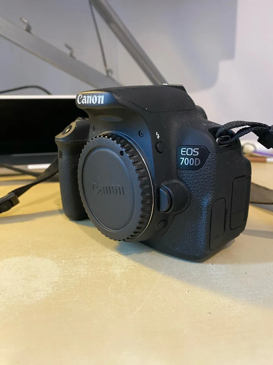 Canon EOS 700D camera - Image 4