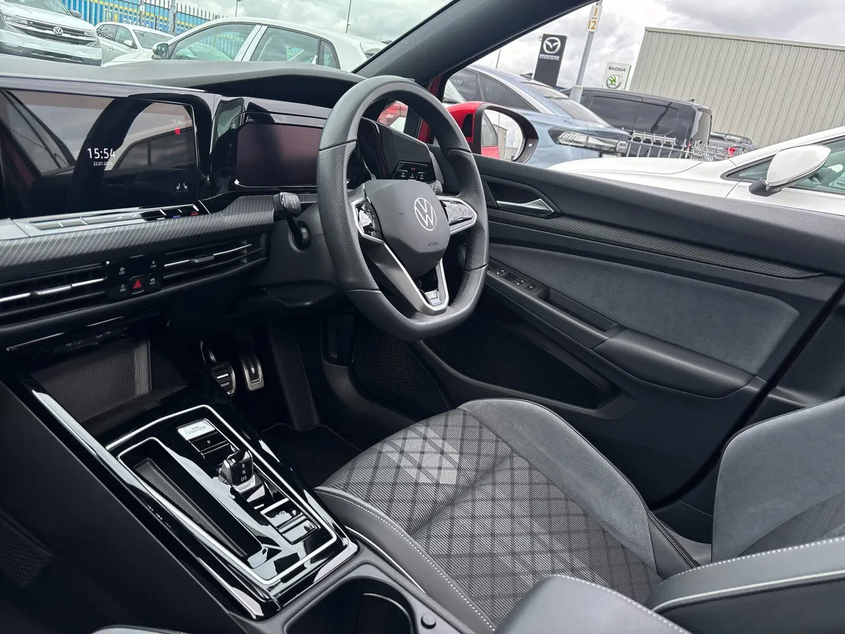 VW Golf R-Line 2.0 TDI 150HP  DSG - Image 3