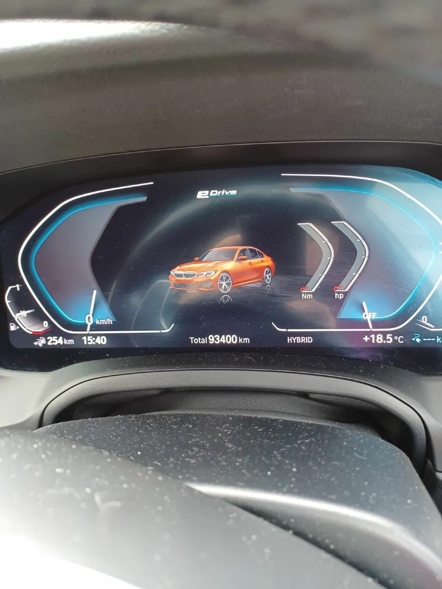 2021 BMW 330e M sport - Image 2