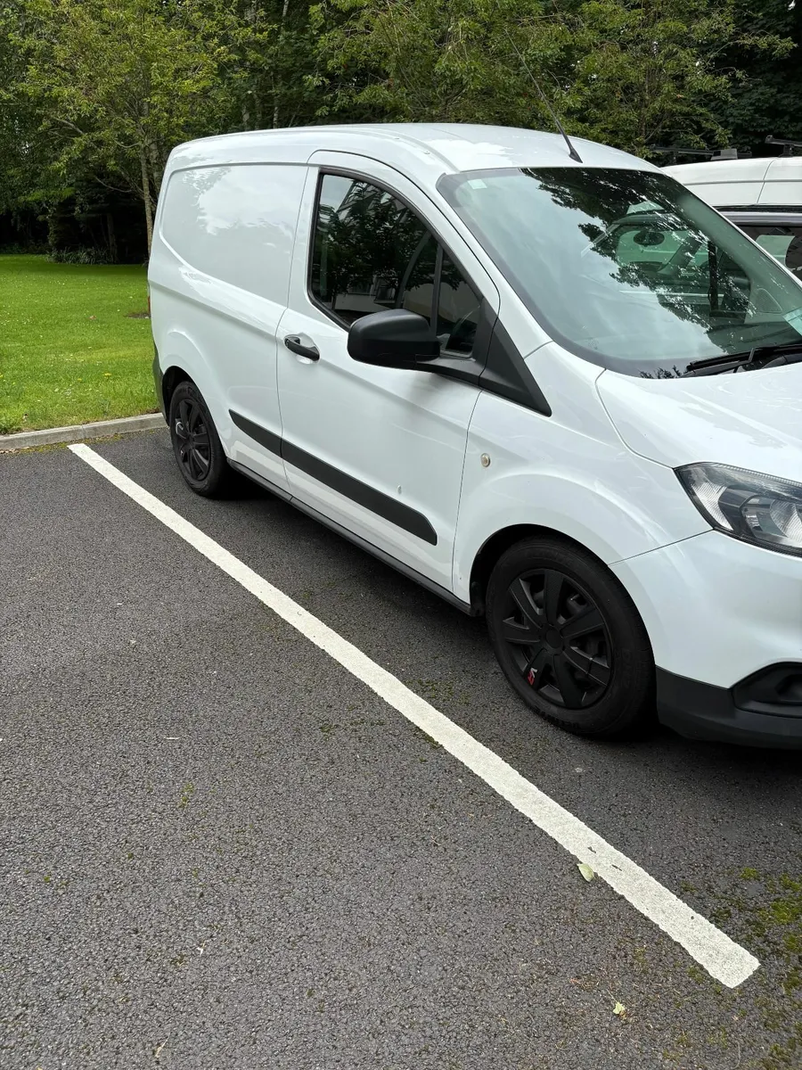 Ford Transit 2018 DOE 12/25 Tax 02/26 NO VAT - Image 4
