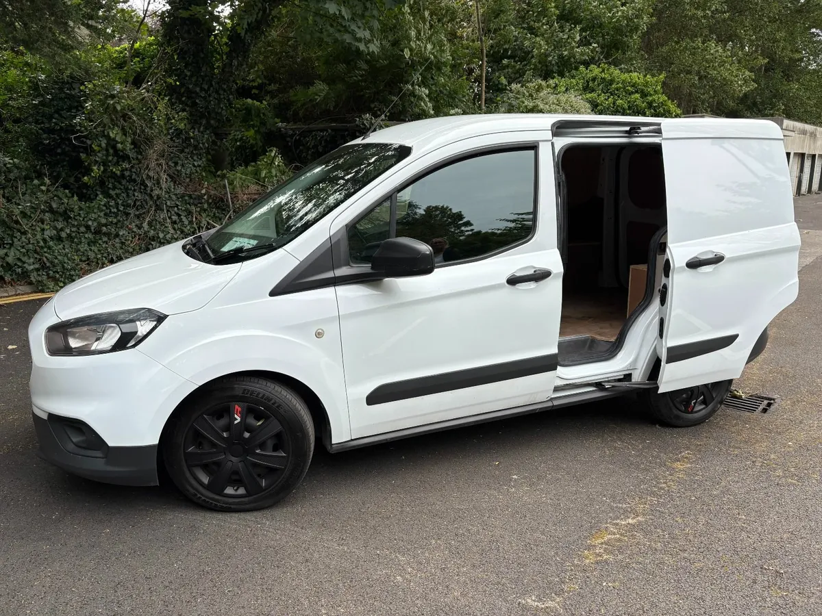 Ford Transit 2018 DOE 12/25 Tax 02/26 NO VAT - Image 2