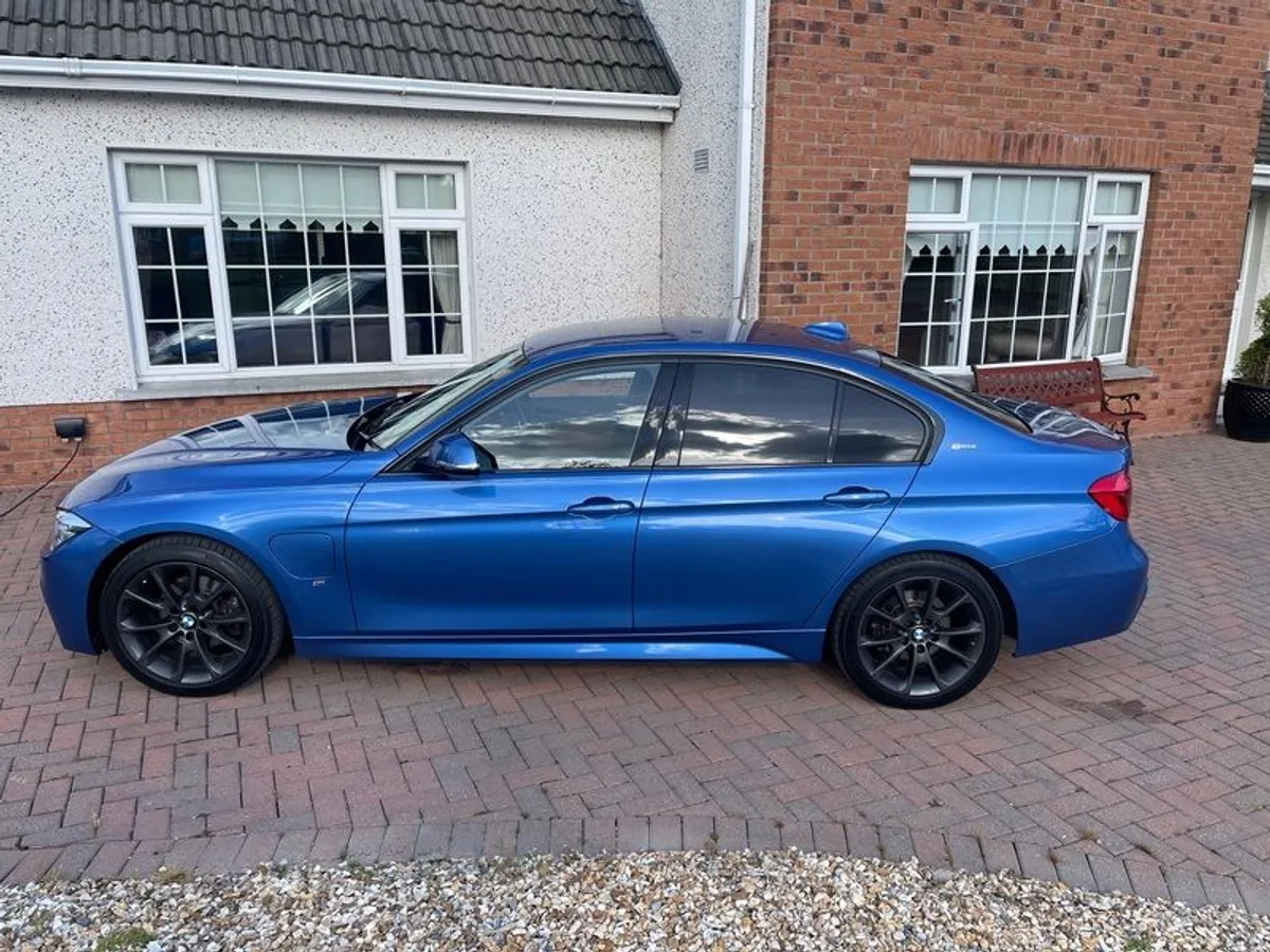 2018 Bmw 330e - Image 4