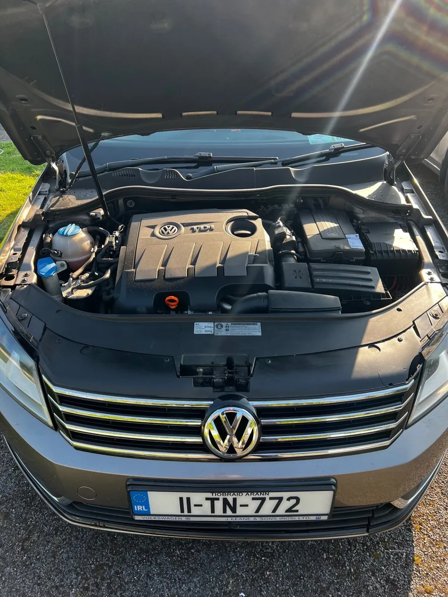 Volkswagen Passat 2011 - Image 3