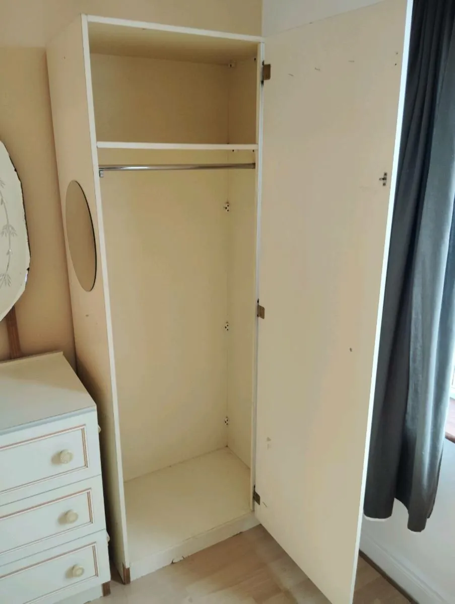 Wardrobe. - Image 3