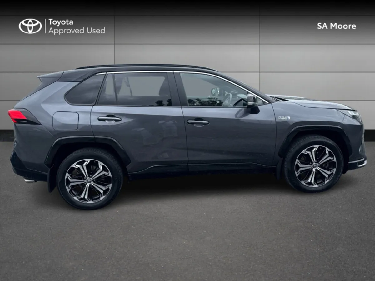 Toyota RAV4 PLUG-IN HYBRID SPORT - Image 3