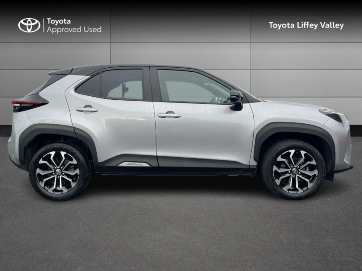 Toyota Yaris Cross YARIS CROSS LUNA SPORT BI-TONE - Image 3