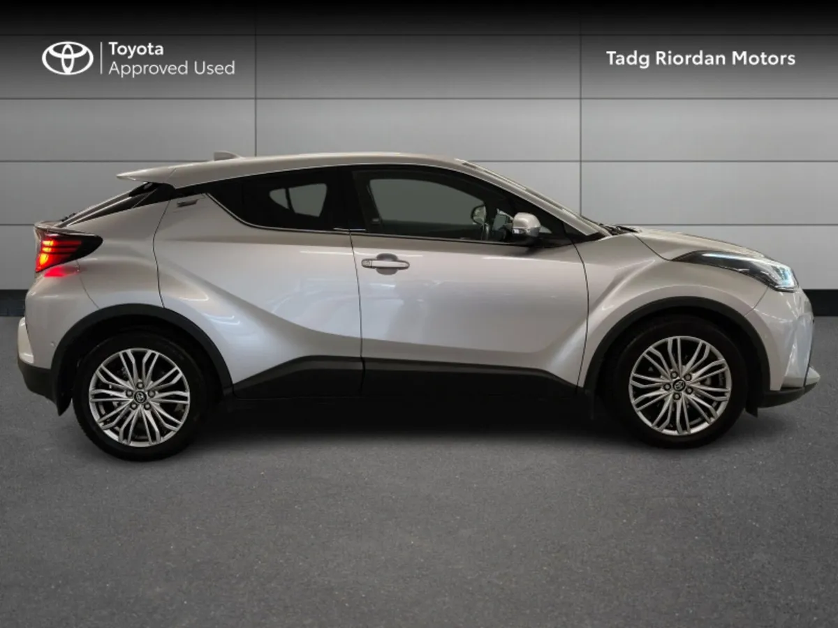 Toyota C-HR HYBRID SOL - Image 3