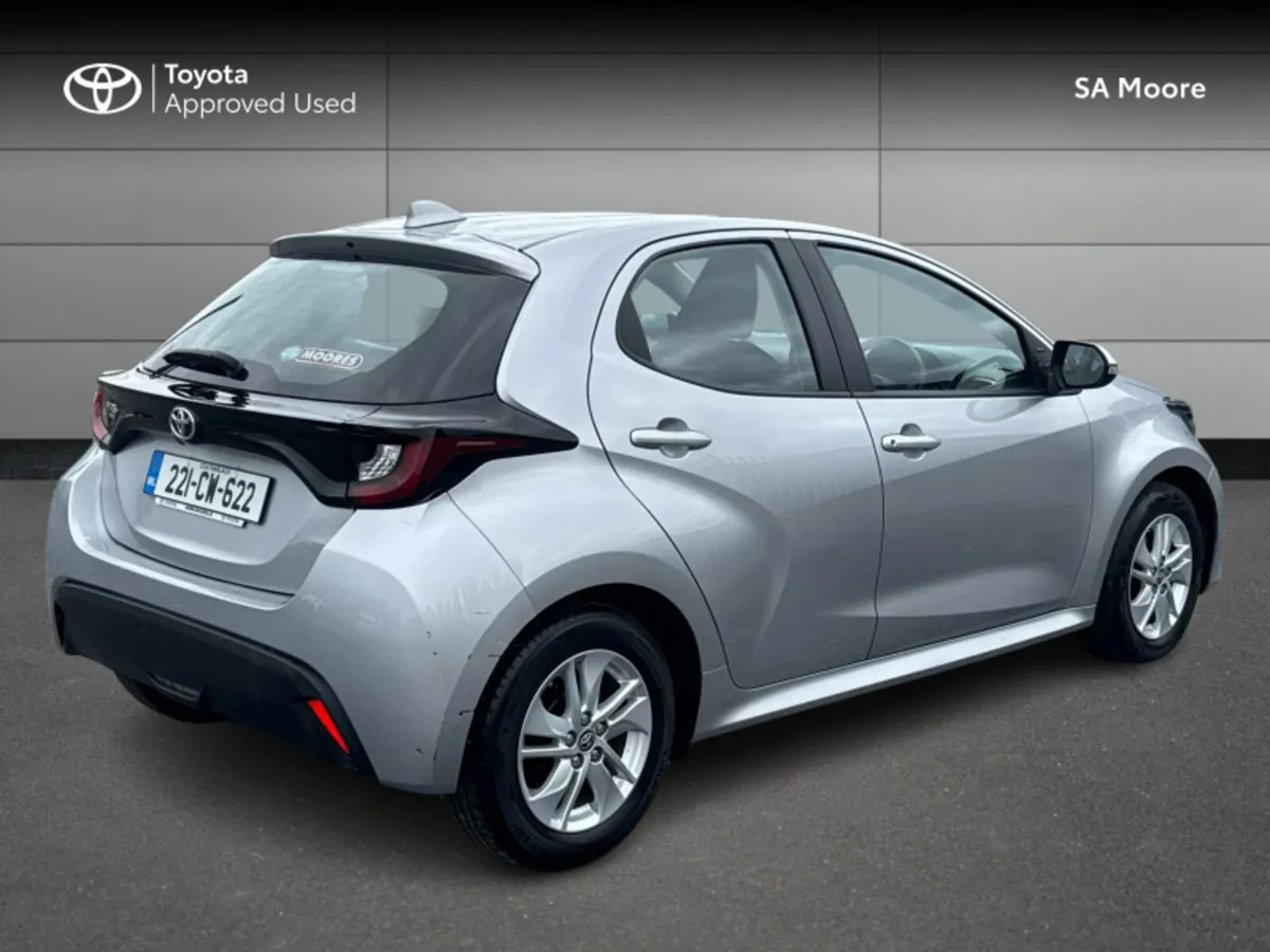 Toyota Yaris 1.0 LUNA 4DR - Image 2