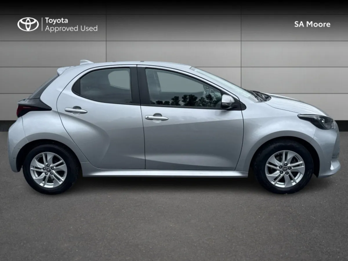 Toyota Yaris 1.0 LUNA 4DR - Image 3