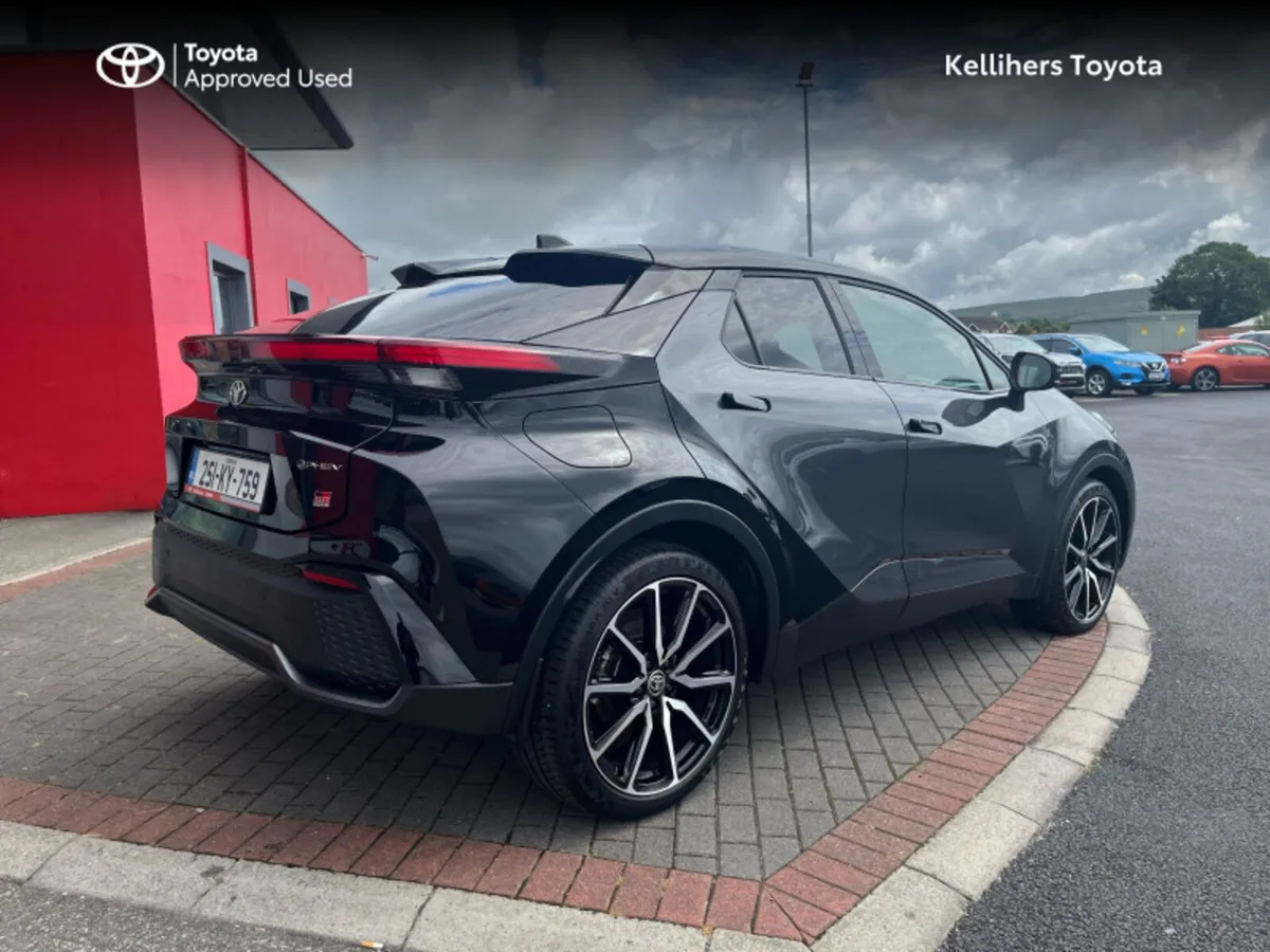 Toyota C-HR C-HR PHEV GRS PREMIERE - Image 2