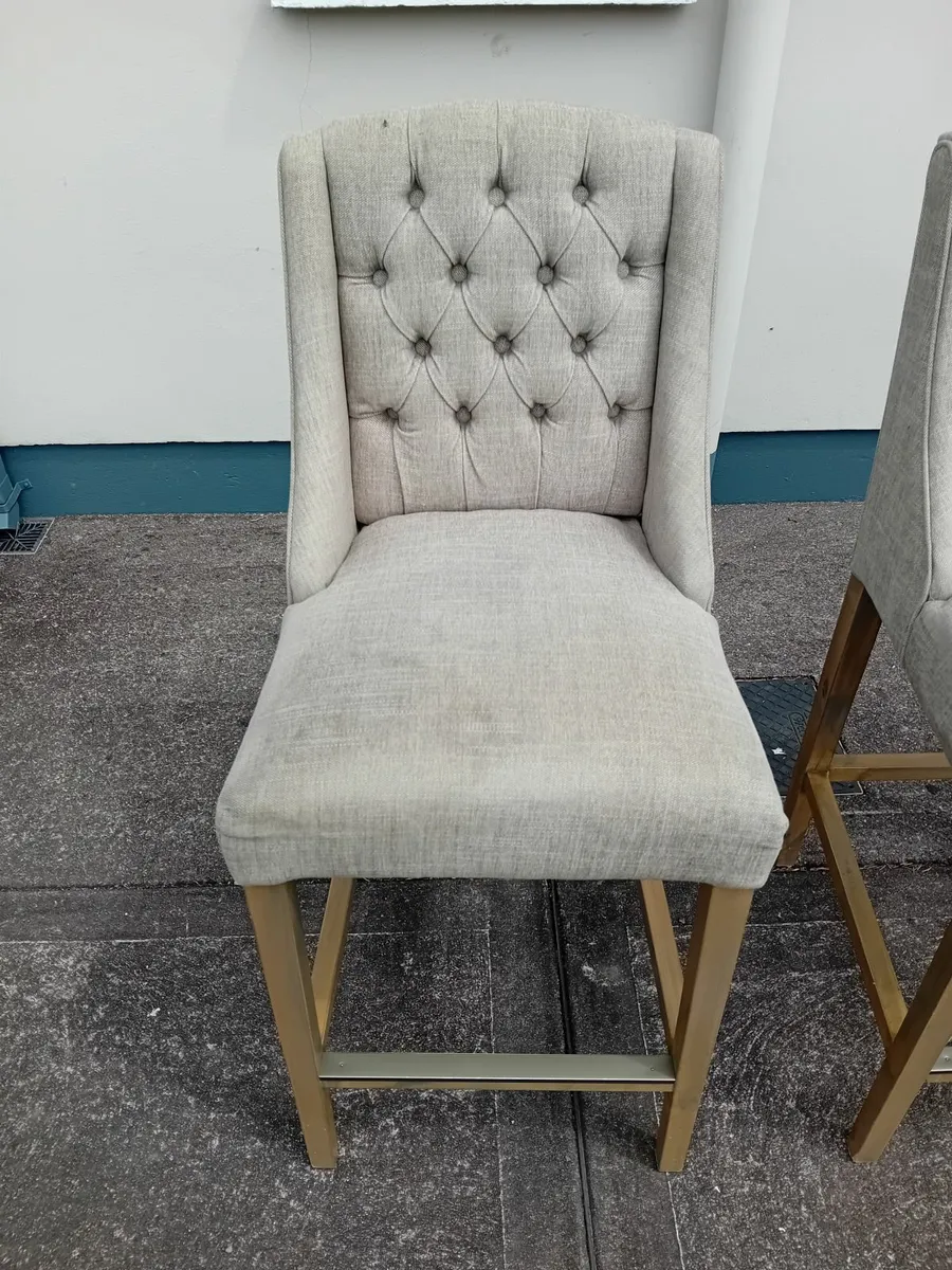 Kitchen chairs and counter stools - Image 1