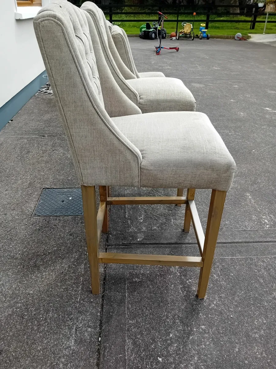 Kitchen chairs and counter stools - Image 4