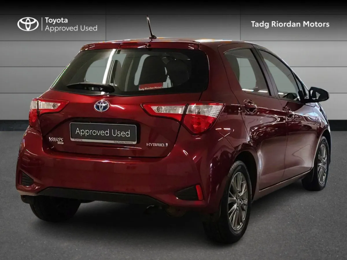 Toyota Yaris HYBRID 5DR LUNA - Image 2