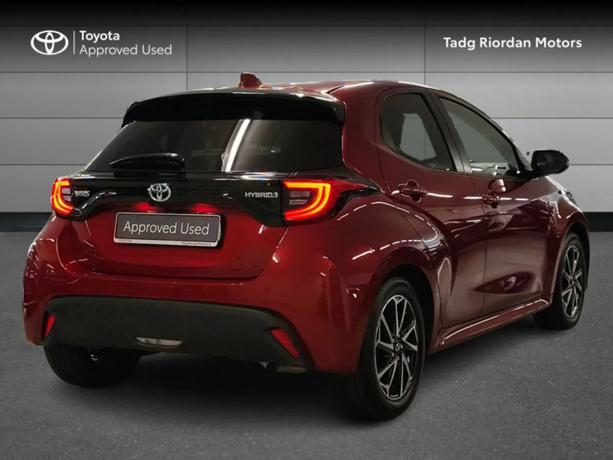 Toyota Yaris HYB L/SPORT MONO - Image 2