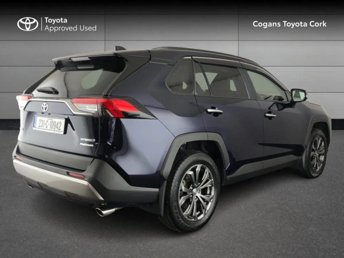 Toyota RAV4 RAV4 HYBRID PLATINUM FWD - Image 2