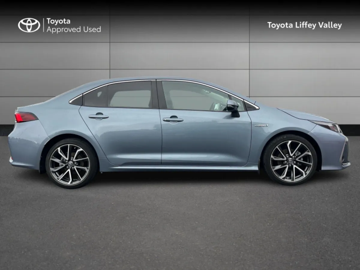 Toyota Corolla HYBRID SOL SAL SALOON 4DR - Image 3