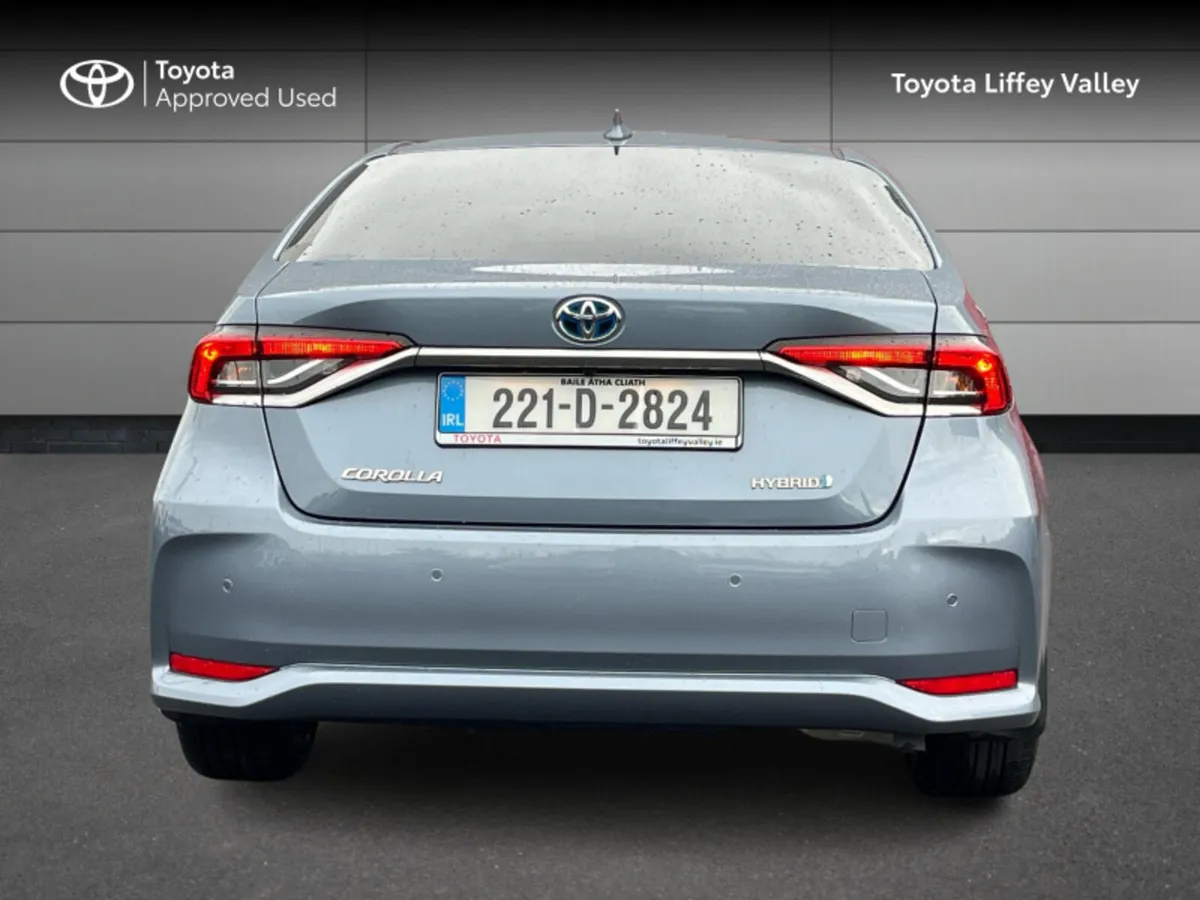 Toyota Corolla HYBRID SOL SAL SALOON 4DR - Image 4