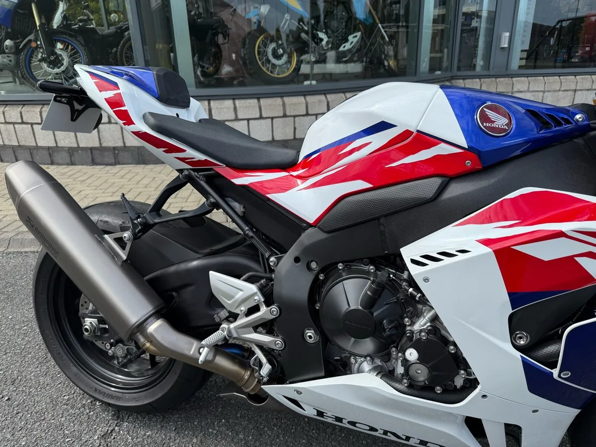 2022 Honda CBR1000RR SP 30th Anniversary - Image 3