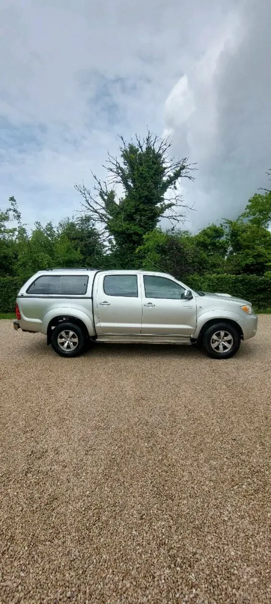 Toyota Hilux - Image 2