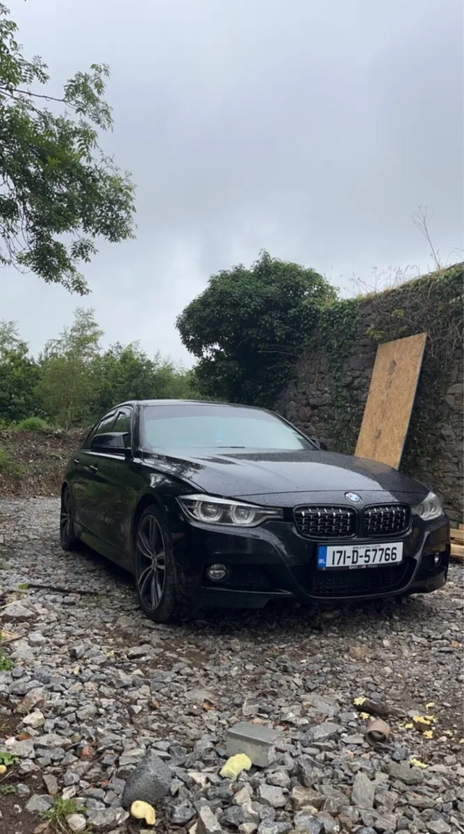 BMW 330e - Image 1