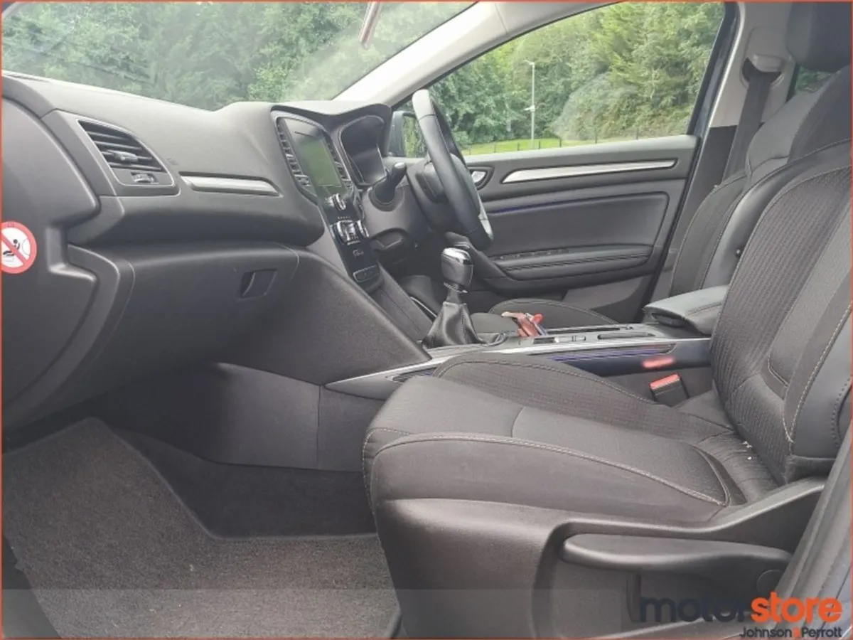 Renault Megane 1.3tce 140 GPF Iconic - Image 4