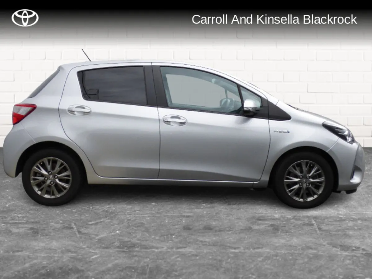 Toyota Yaris Hybrid Luna - Image 3